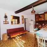 Casa Delle Foglie Sussurranti Asti