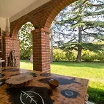 Casa Delle Foglie Sussurranti Сasa de vacaciones Asti