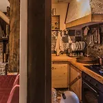 Casa Delle Foglie Sussurranti