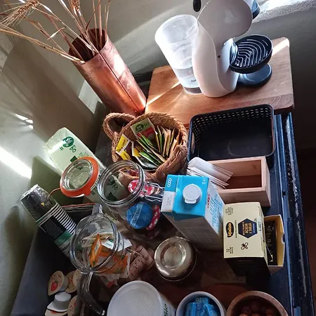 Casa Delle Foglie Sussurranti بيت للعطل آستي