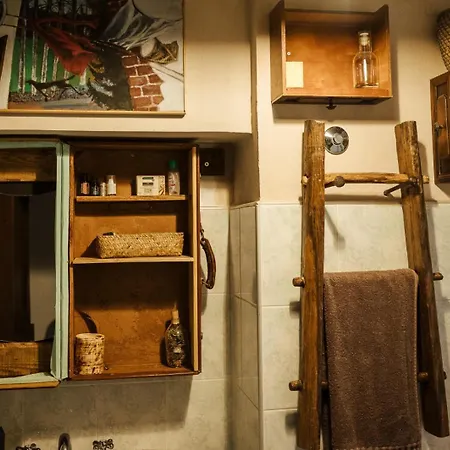 Casa Delle Foglie Sussurranti 아스티