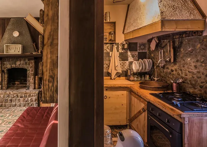 Casa Delle Foglie Sussurranti